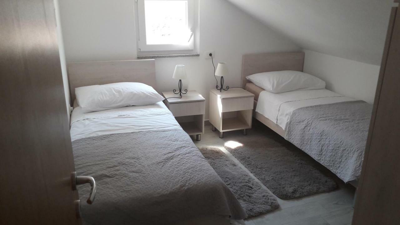 Apartmani Zilic Dugi Rat Extérieur photo