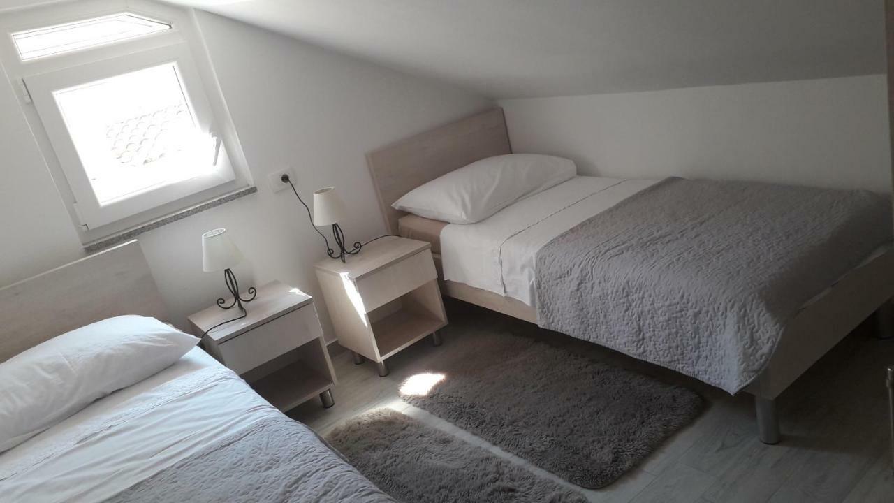Apartmani Zilic Dugi Rat Extérieur photo